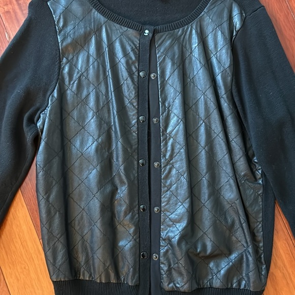 Women’s black Limited cardigan size small. - Picture 3 of 8
